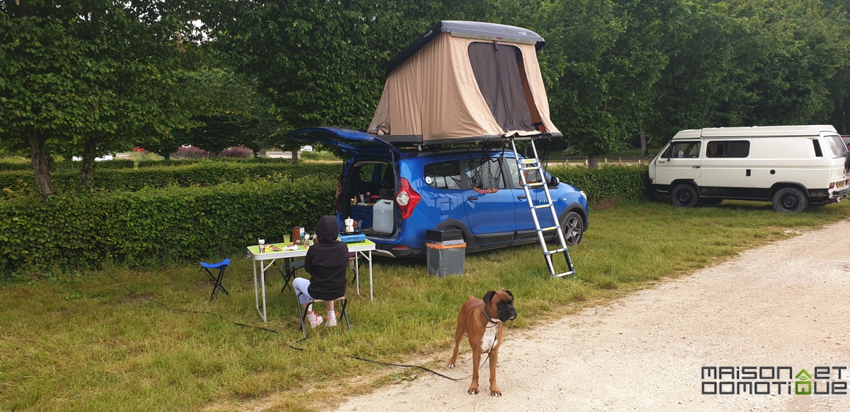 NaïtUp, la tente de toit pour toutes les voitures - Emplacement de camping  pour caravanes, tente et camping-car